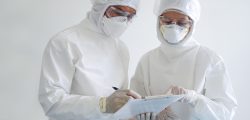 Doctor,And,Nurse,Are,Wearing,Ppe,And,Looking,For,Corona/covid-19